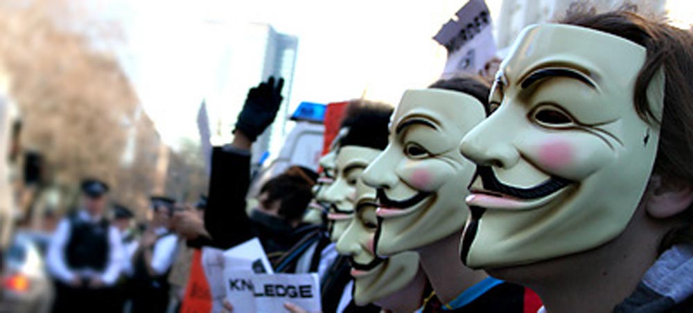 Facebook condannato a morte, Anonymous