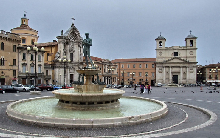 Frammenti di storia dell’Aquila attraverso il nome delle sue vie