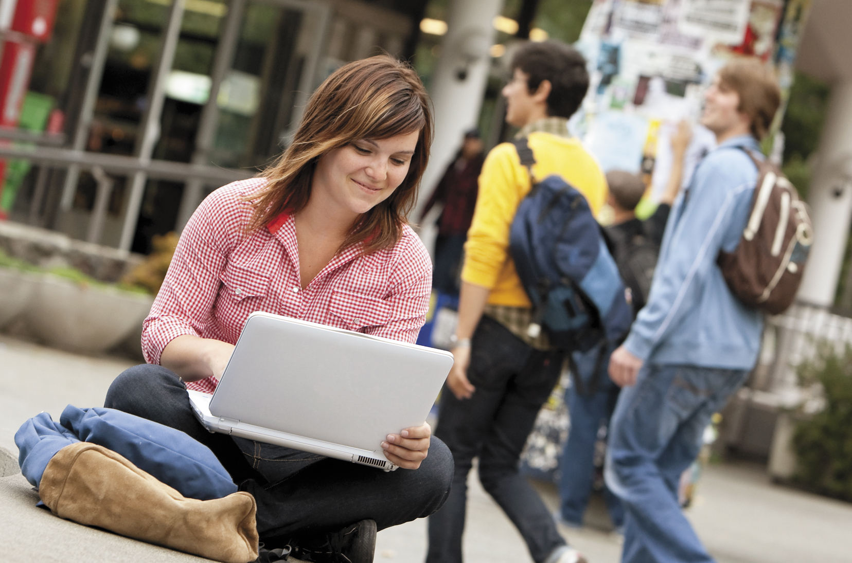 Uno studente su quattro compie o subisce atti di cyberbullismo