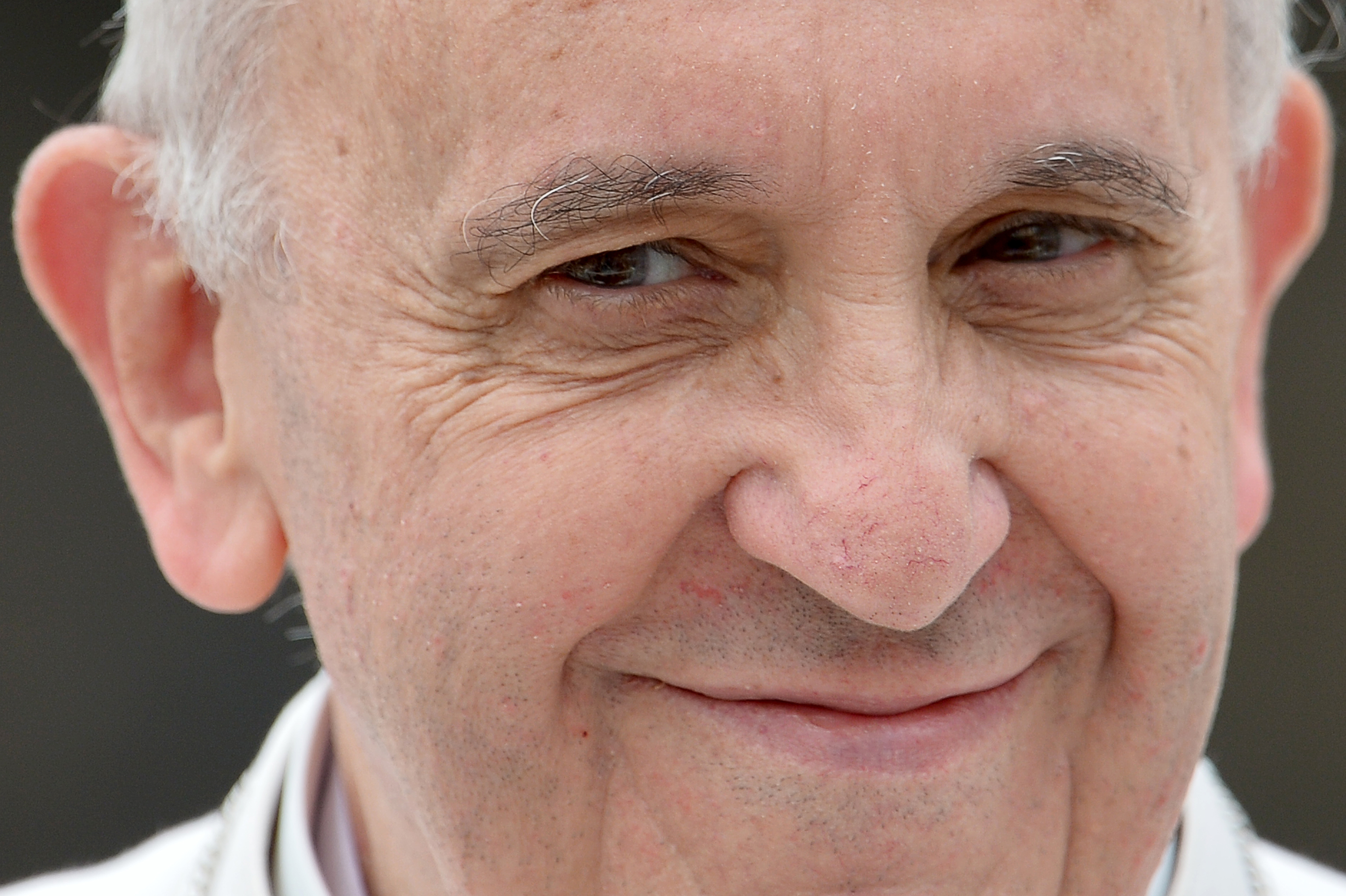 Papa Francesco: “Lavoro ai giovani, non costringere gli anziani”