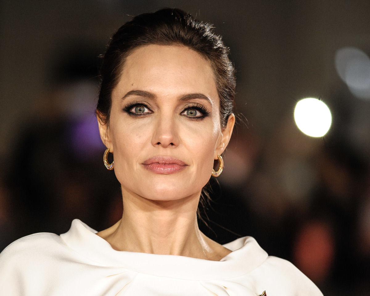 Nuovo intervento per Angelina Jolie, rimozione delle ovaie