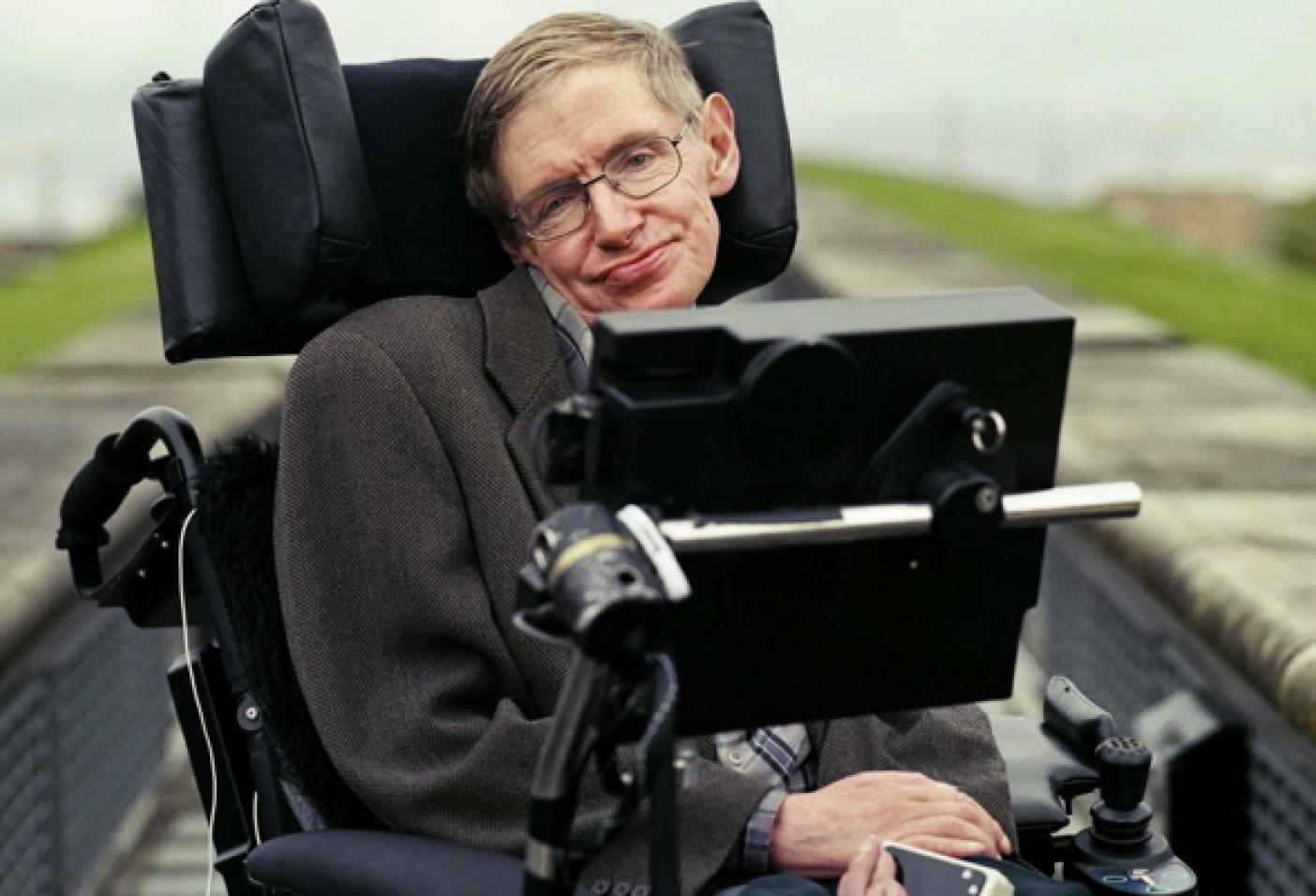 Stephen Hawking: la salvezza dell’umanità?