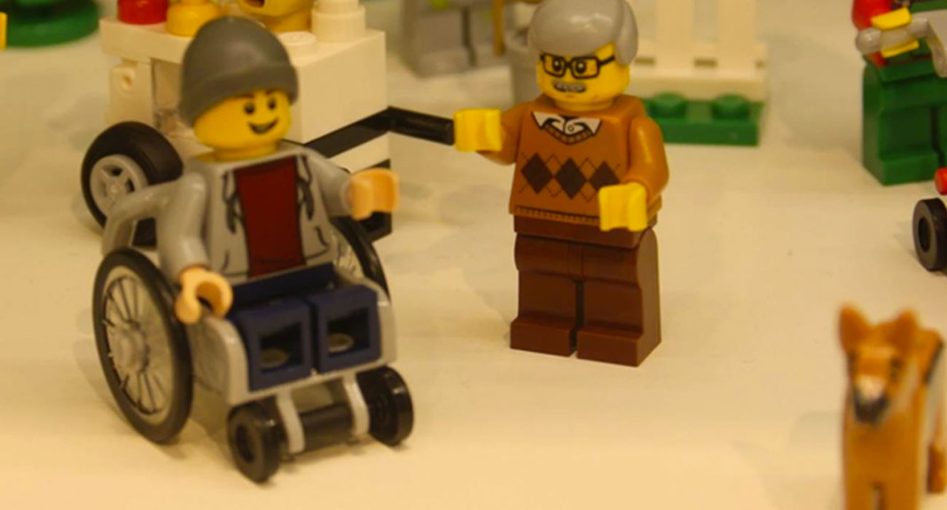 Arriva il primo disabile della Lego nel reparto giocattoli