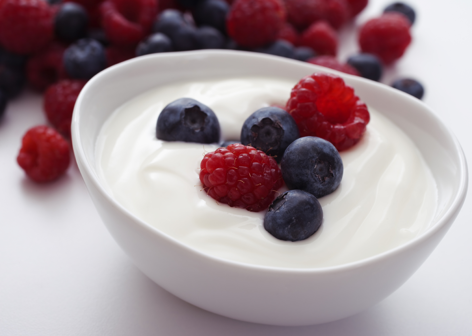 Yogurt: proprietà, usi e come prepararlo a casa