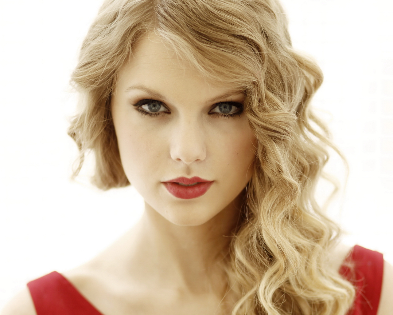 iHeartRadio Music Awards: Taylor Swift regina della serata